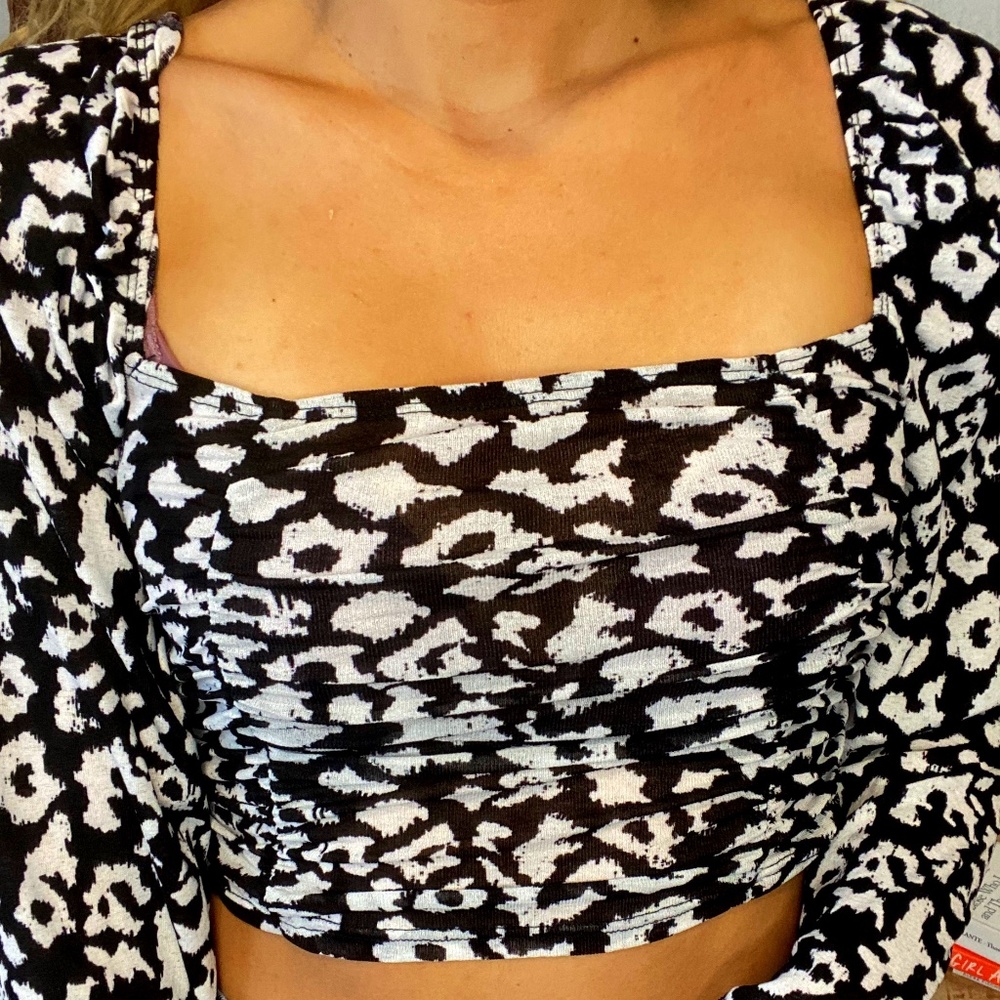 Black & White Spotted Dinner Top